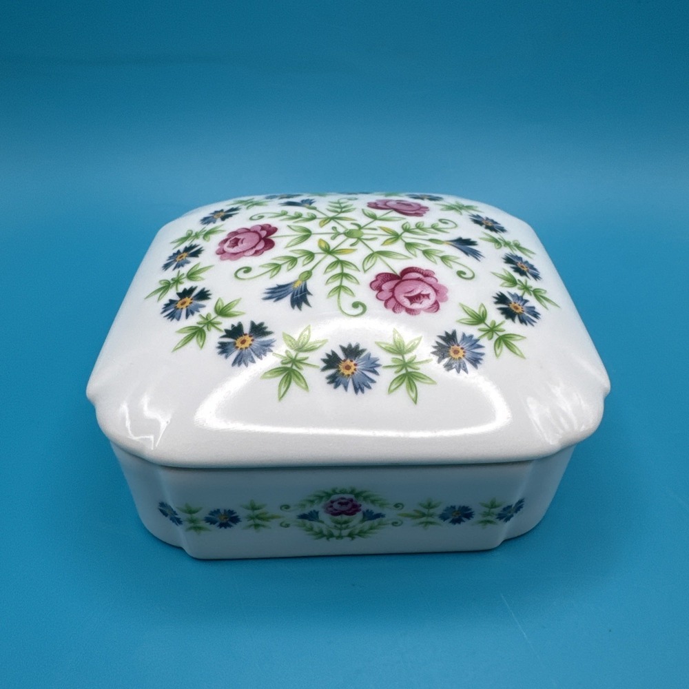 Limoges Trinket Jewlery Ring Box France w Lid Floral‎ Porcelain Vintage Leclair